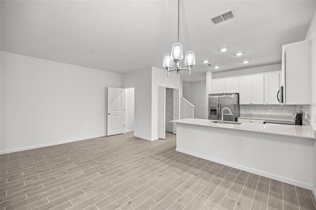 Building Photo - 3644 SE 37th Ct