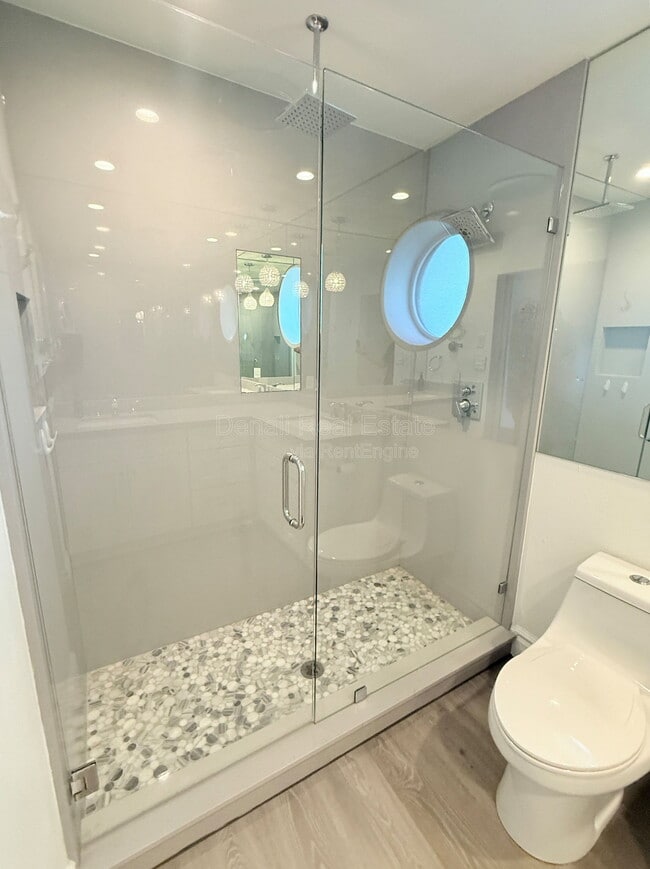 Building Photo - 8139 E Mulberry St