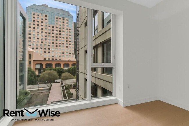 Building Photo - 631 Folsom St