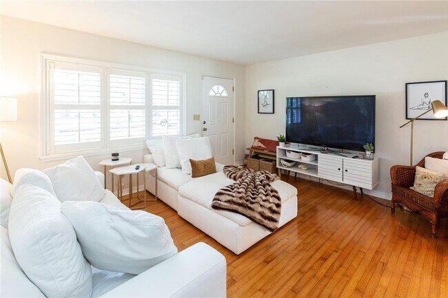 Building Photo - Adorable Winter Park Bungalow