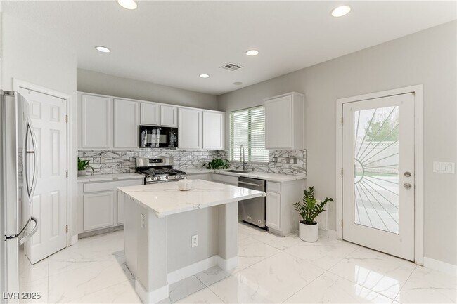 Primary Photo - 5614 Midnight Breeze St