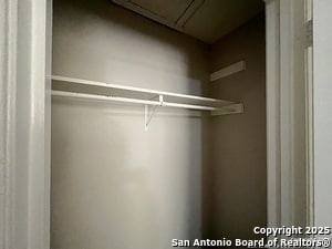 Building Photo - 2802 Lasses Blvd