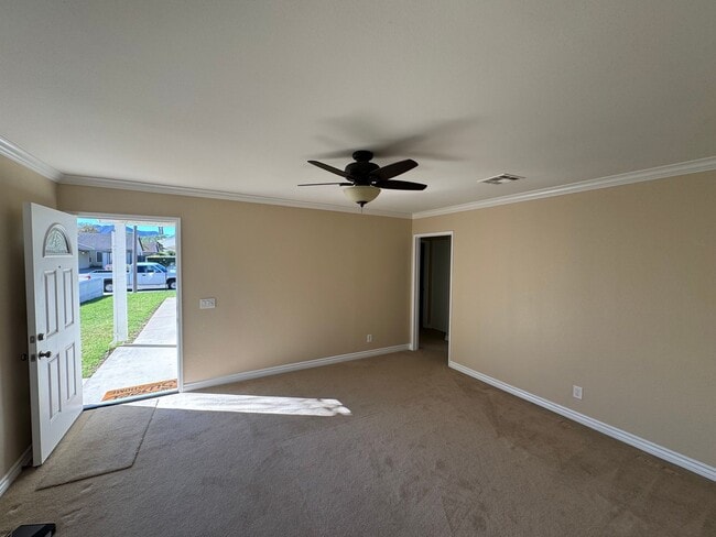 Building Photo - One story home in Camarillo's Mission Oaks area