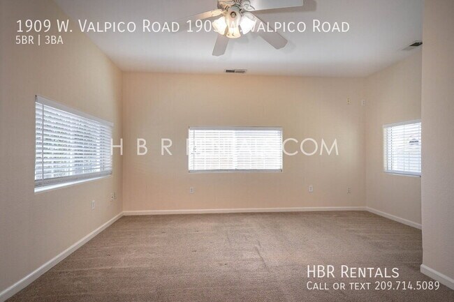 Building Photo - 1909 Valpico Rd