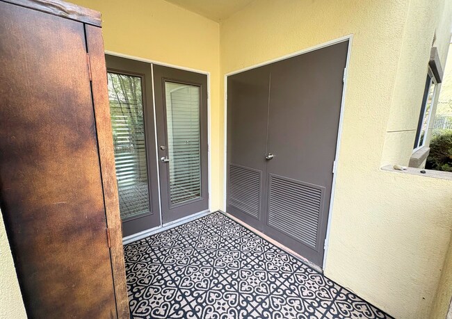 Building Photo - 3952 Richmond St