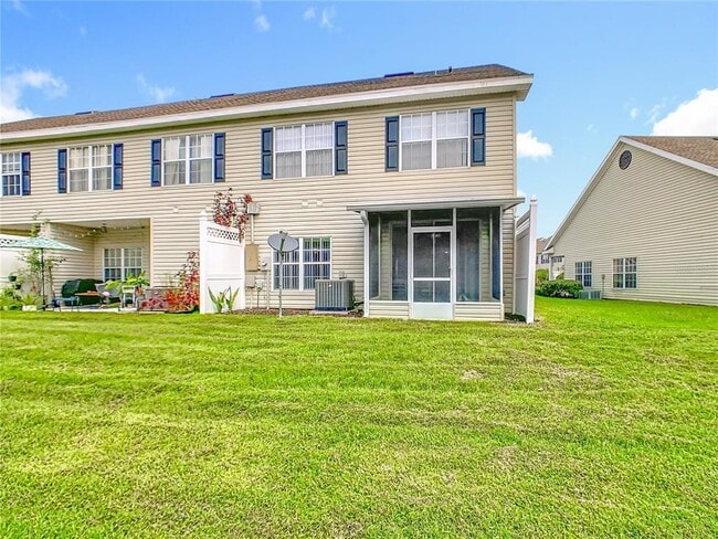 Building Photo - 2051 Winterset Dr