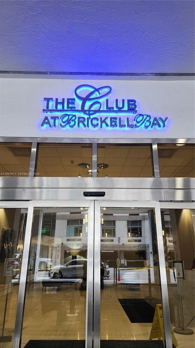 Building Photo - 1200 Brickell Bay Dr