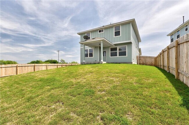 Building Photo - 741 Twisted Oaks Ln