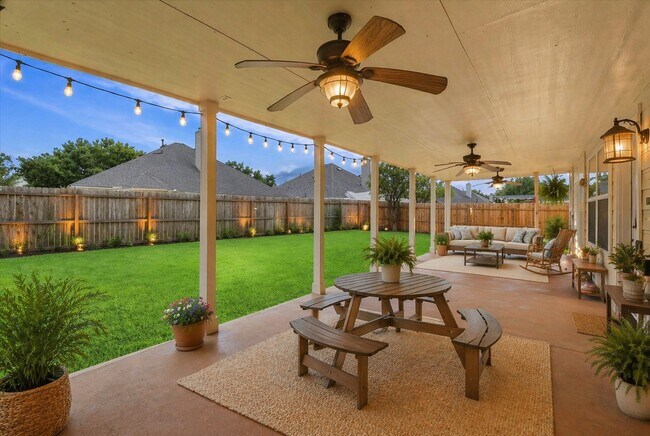 Building Photo - 6215 Lake Chase Ct
