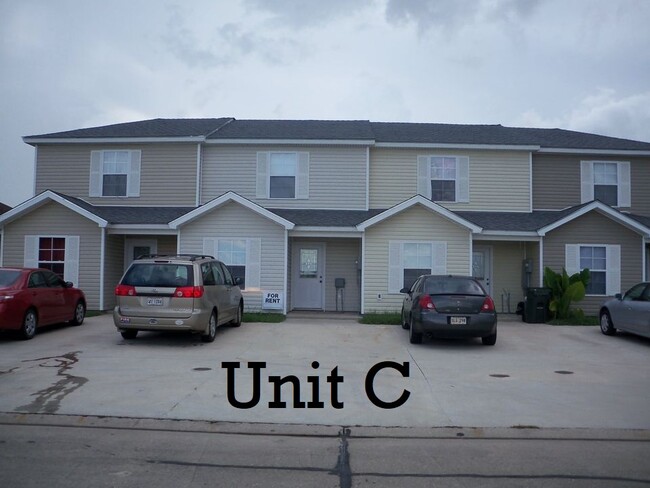 Unit C - 1534 Montagne St