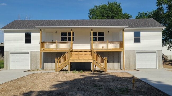 Building Photo - 410 S 2nd St