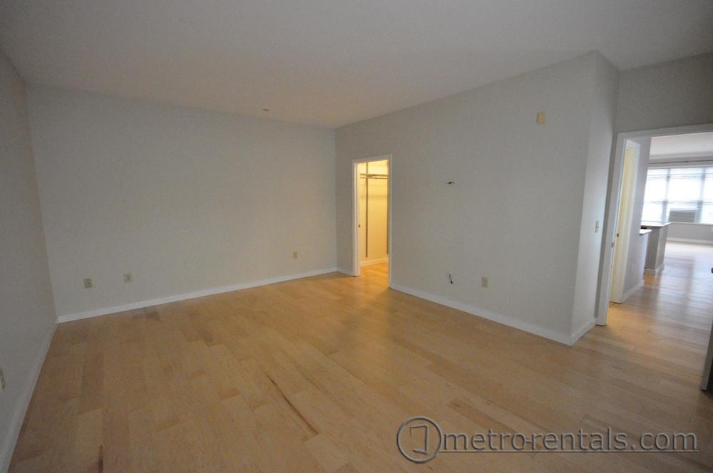Building Photo - 27 Buttles Ave