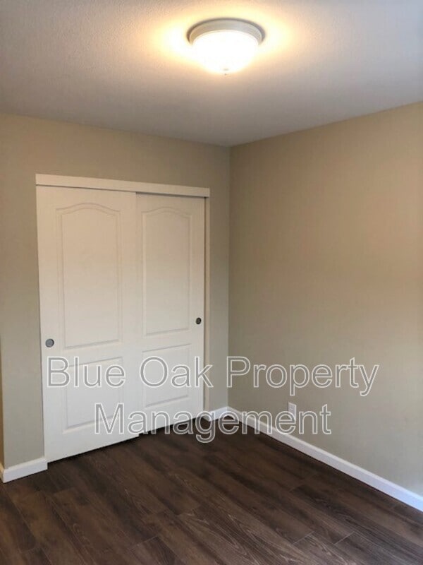 Building Photo - 2158 Robailey Dr