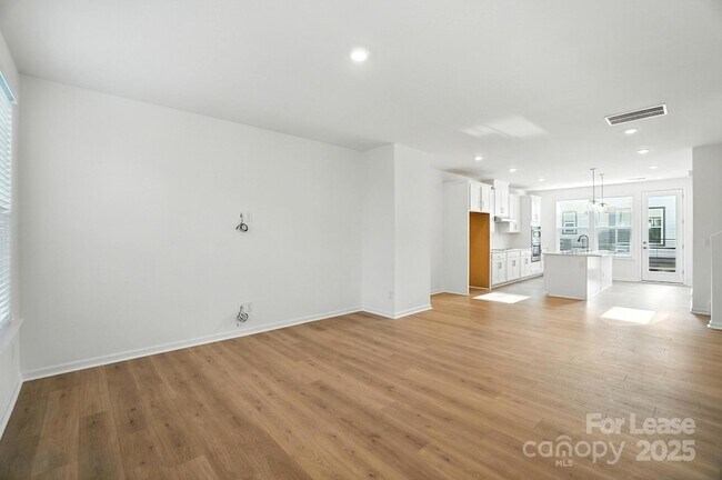 Building Photo - 5033 Westmead Ln