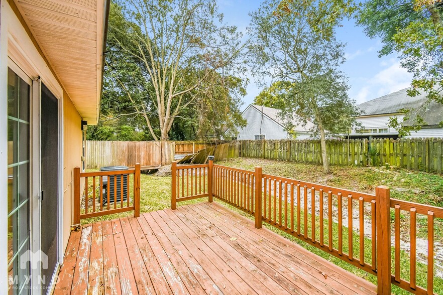 Building Photo - 3601 Caroline Vale Blvd