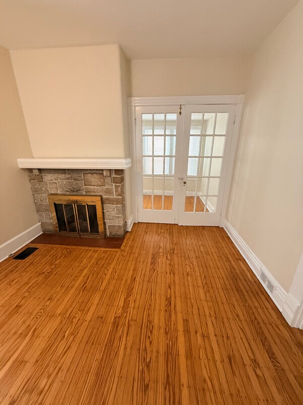 Building Photo - 215 Norbourne Blvd