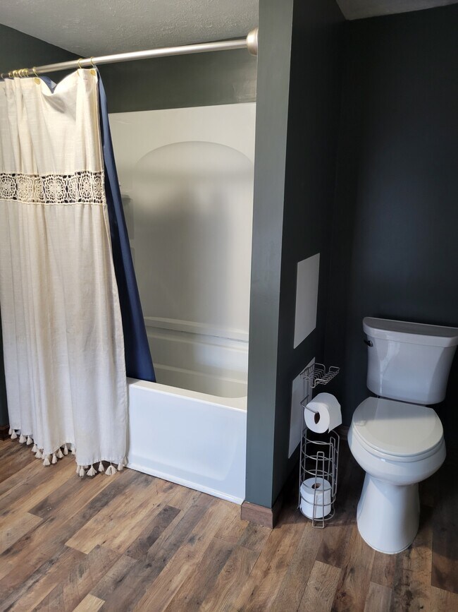 Building Photo - 566 Turkey Oak Rd