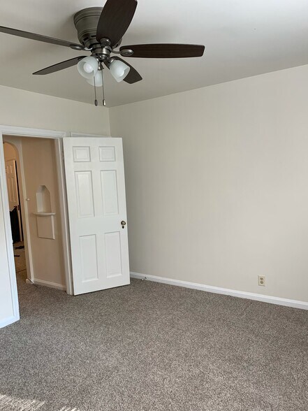 Bedroom - 4403 Erie Ave