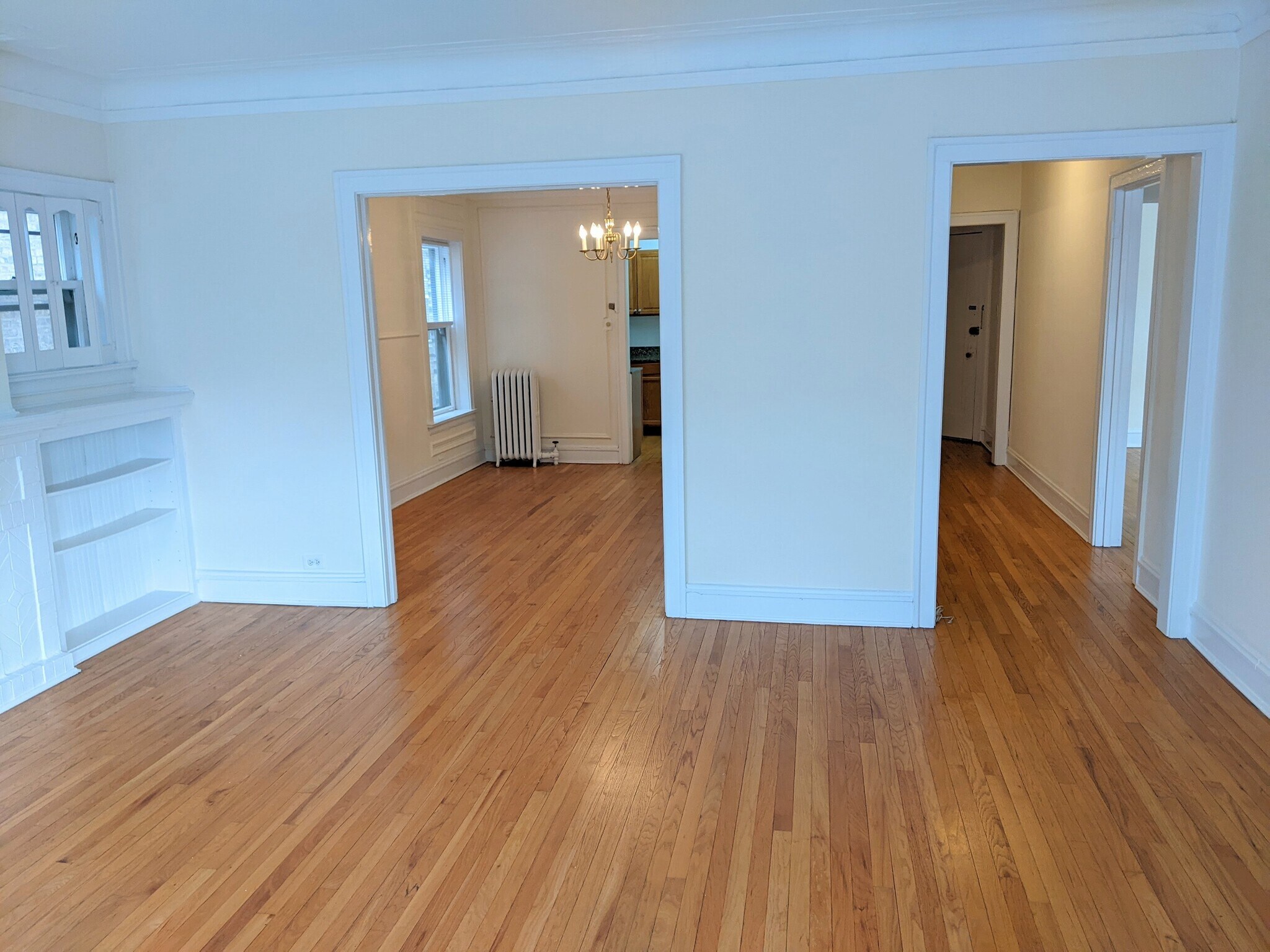 Building Photo - 725 Hinman Ave