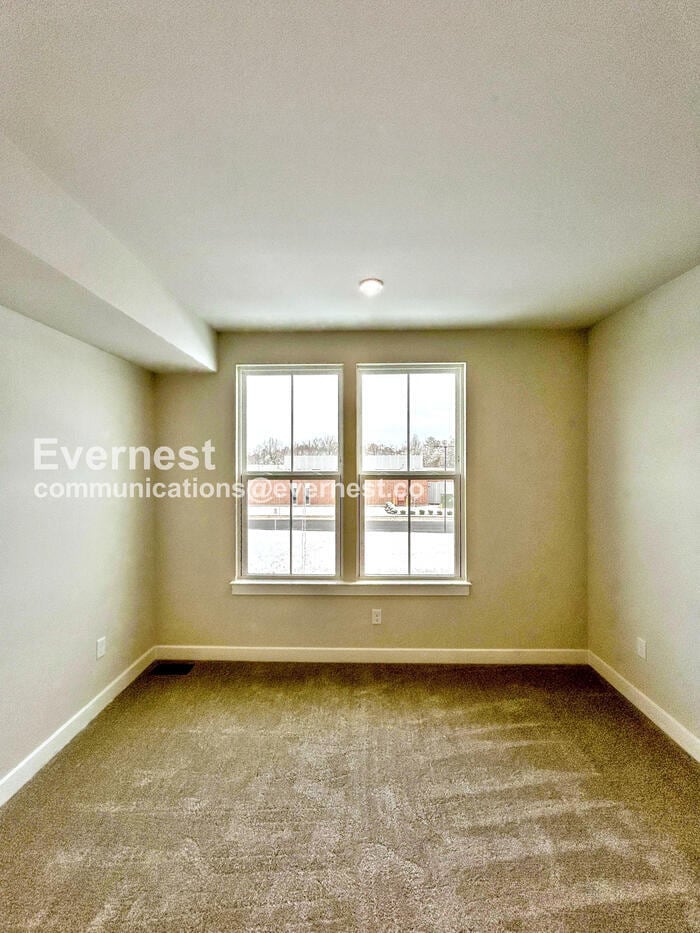 Building Photo - 12112 Calgary Lp