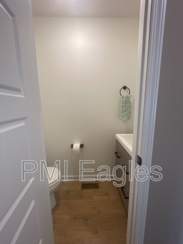 Building Photo - 1142 Old Charlotte Trace