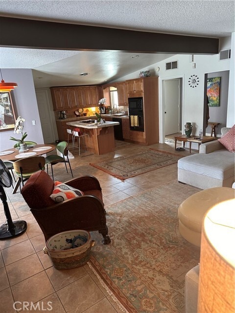 Building Photo - 43815 Marigold Dr