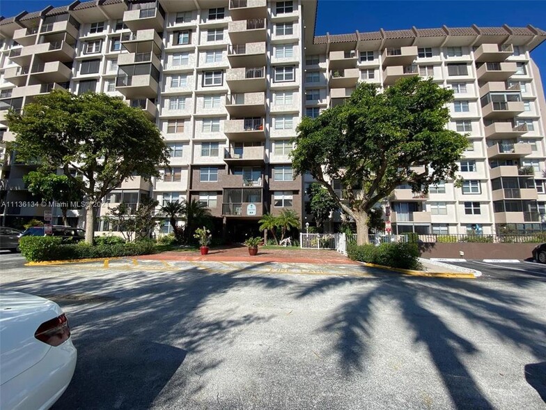 Building Photo - 777 S Federal Hwy