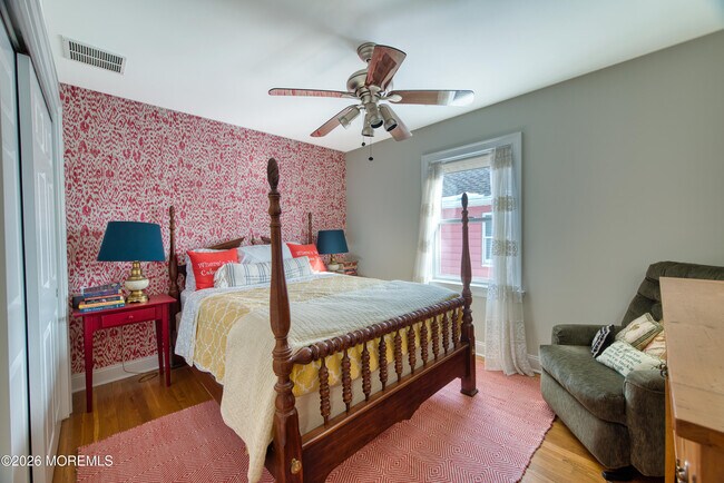 Building Photo - 1210 3rd Ave