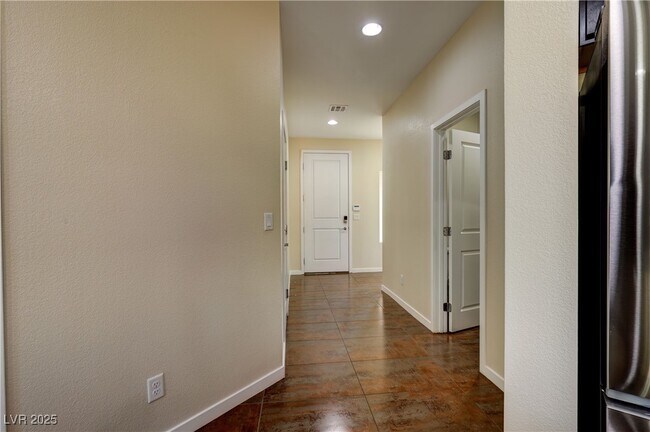 Building Photo - 7017 Pearl Hilltop Ct