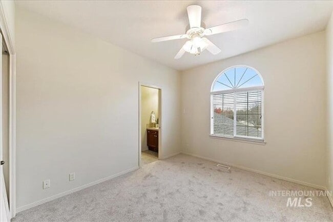 Building Photo - Gorgeous 4 bed 3 Bath Home Located in Meridian