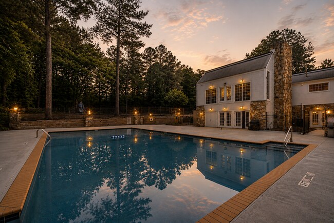 Building Photo - Affordable Living 20 Minutes from Everything Atlanta -2 Bedroom 2 1/2 Baths only $1300*