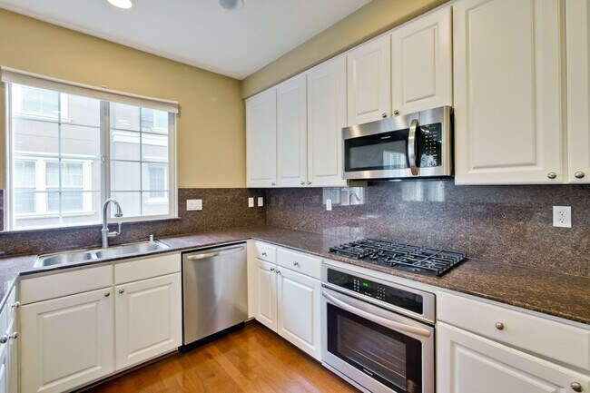 Building Photo - Modern Communication Hill Townhome | Panoramic Mountain Views