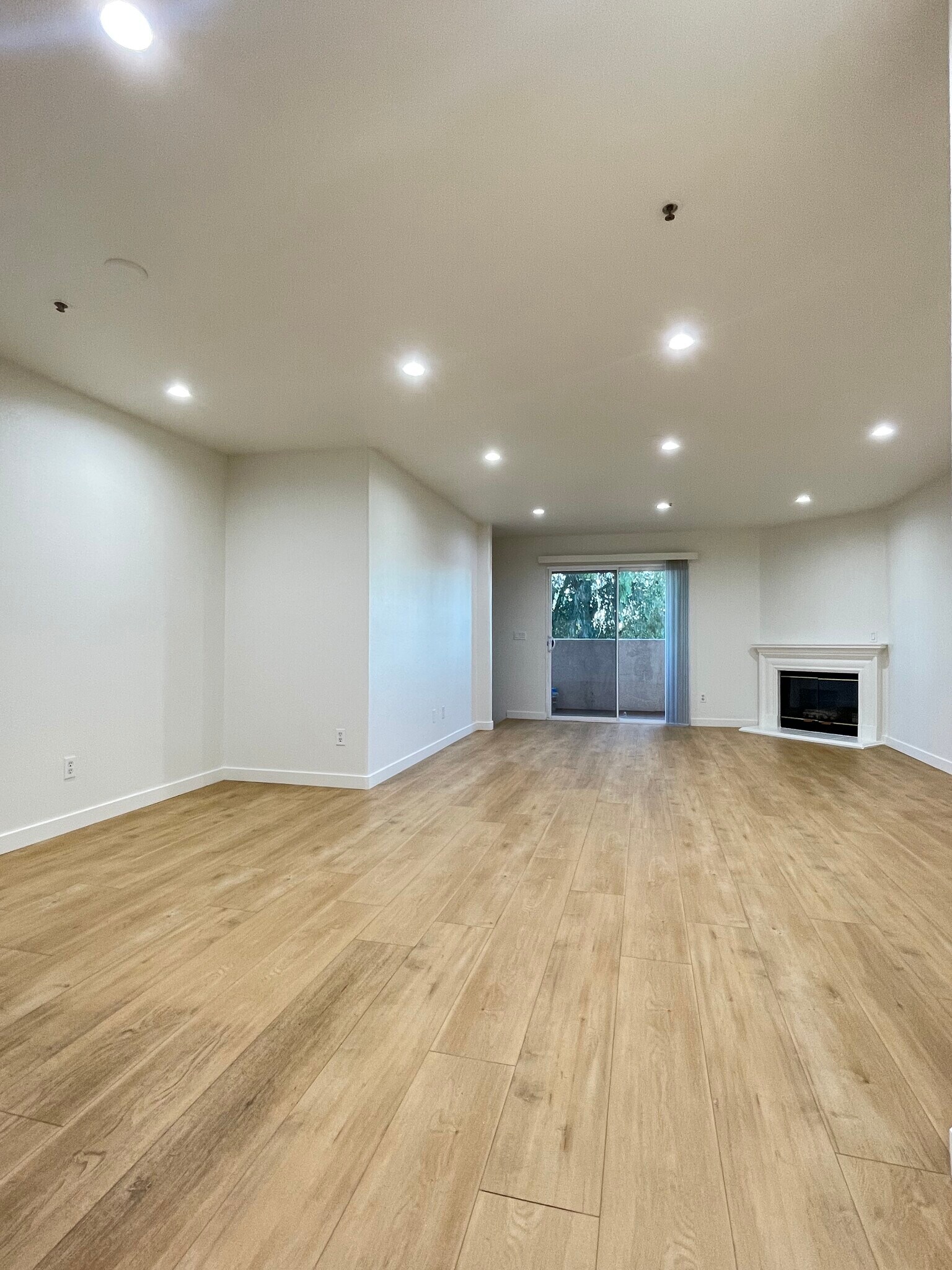 Building Photo - 15114 Sherman Way