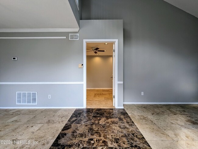 Building Photo - 572 Staffordshire Dr