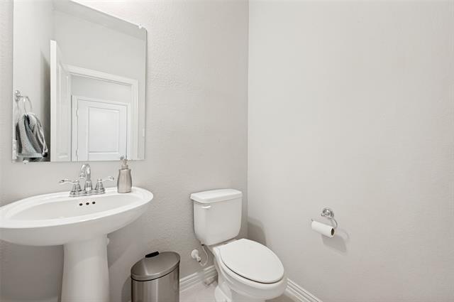 Building Photo - 5490 Mourning Dove Dr