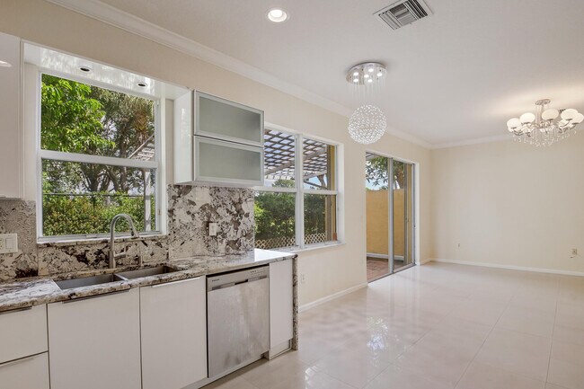 Building Photo - 10208 White Water Lily Way
