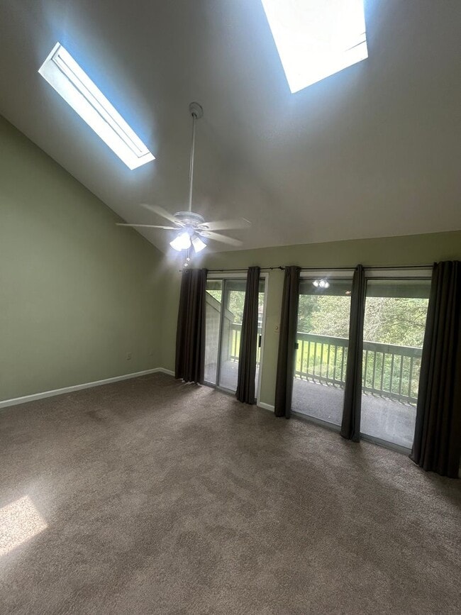 Building Photo - 924 Fairwood Lakes Dr