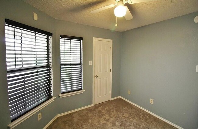 Building Photo - 6506 Impala Dr