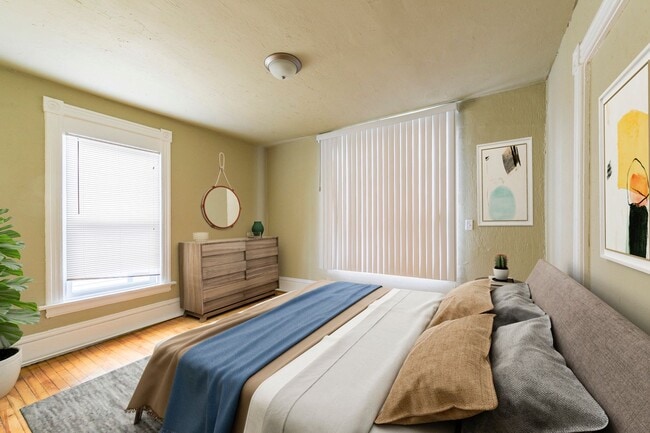 Building Photo - 2217-2217 Grand Ave S