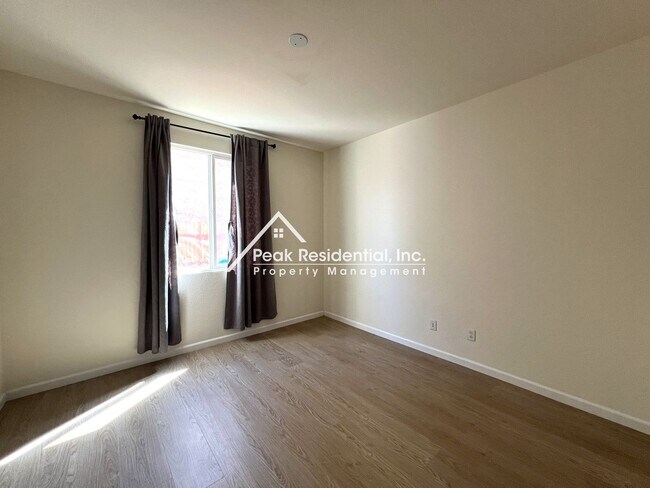 Building Photo - Spacious 4bd/3ba Elk Grove Home!