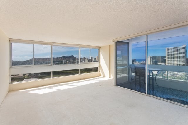 Primary Photo - KAPIOLANI 2 Bedroom - Spacious and Bright ...