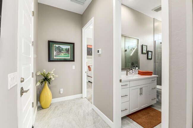 Building Photo - 7611 E Camino Vivaz