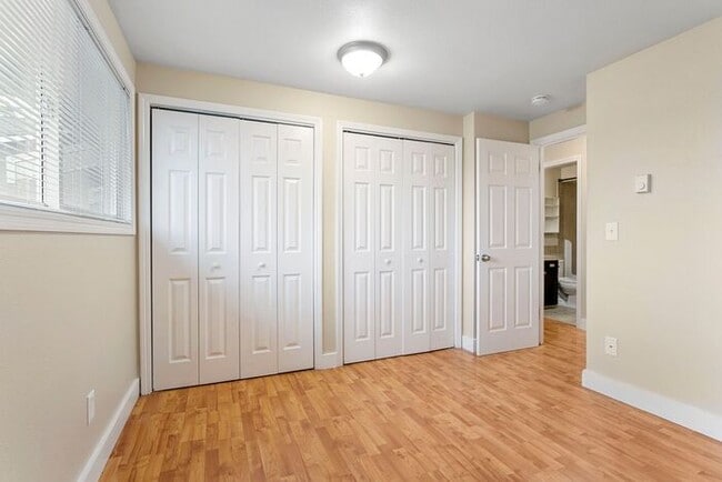 Building Photo - Cozy up in front of a fireplace in this beautiful 2bedroom!!!