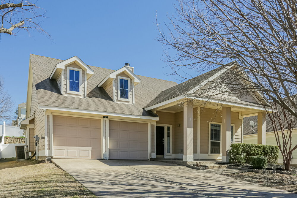 Building Photo - 317 Creekview Dr