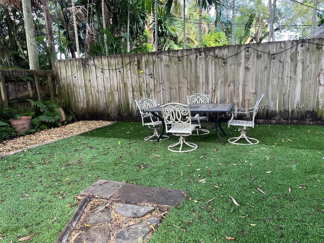 Building Photo - 1602 NE 1st Ave.