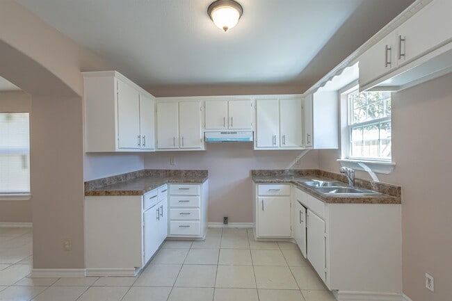 Building Photo - 227 Malaga Dr