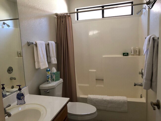 Building Photo - Lovely Home in 45+ Active Adult Community of Leisure World.  Available April through October 2026!