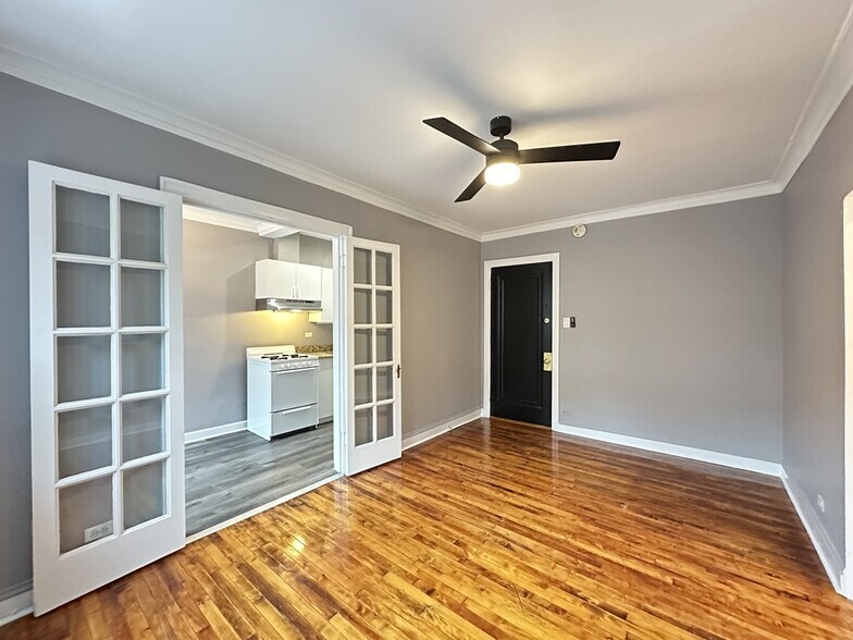 Building Photo - 5516 N Kenmore Ave