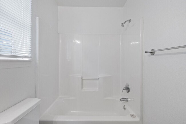 Building Photo - 1412 Hemphill St