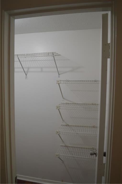 Building Photo - 527 Warm Springs Cir